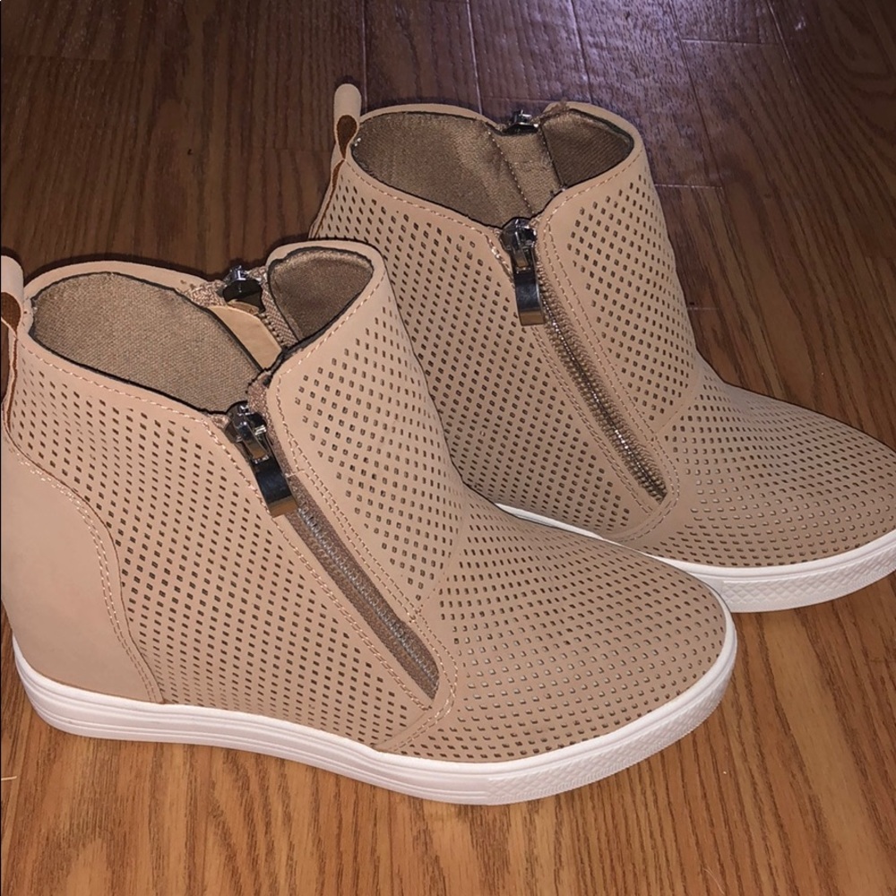 Wedge Zip Up Sneakers